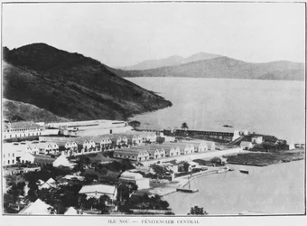 Nueva Caledonia, Isla de Nou, la prisión central, de La Dépêche Coloniale, 1903